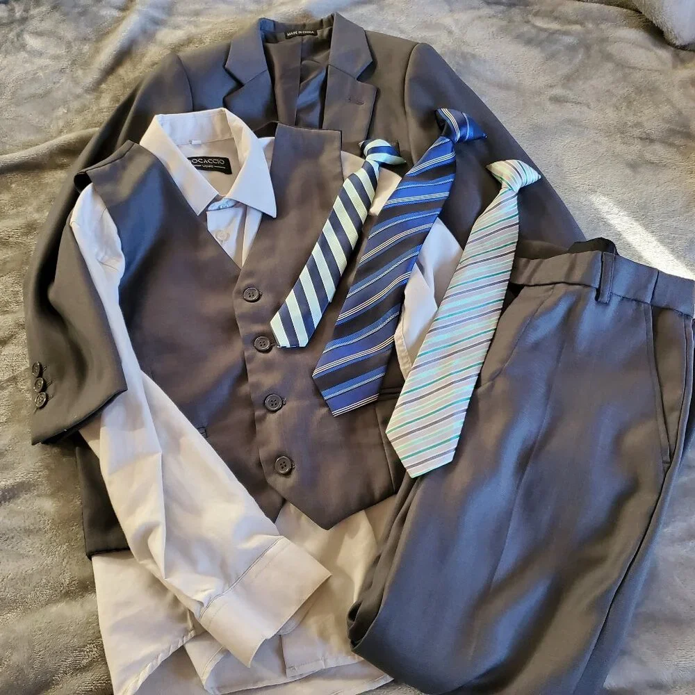 Bocaccio Boys 5-Piece Gray Suit Complete Set– Size 8 - Picture 1 of 7